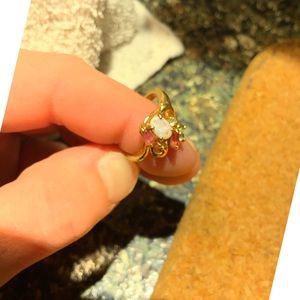 Vintage 18KT gold ring